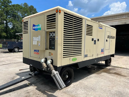 2014 Doosan XHP1170WCU T4F Portable Air Compressor
