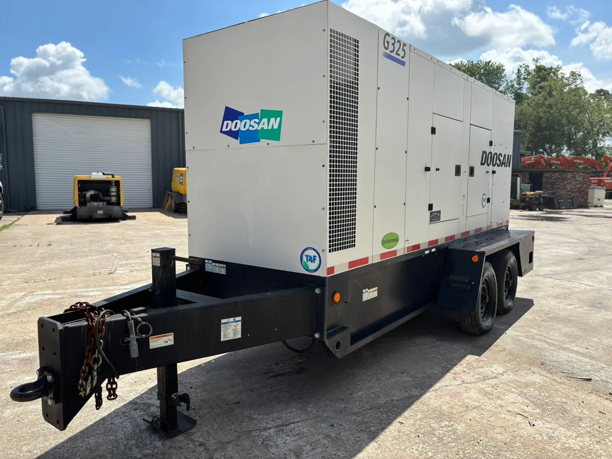 LOW HOUR 2013 Doosan G325 Portable Diesel Generator