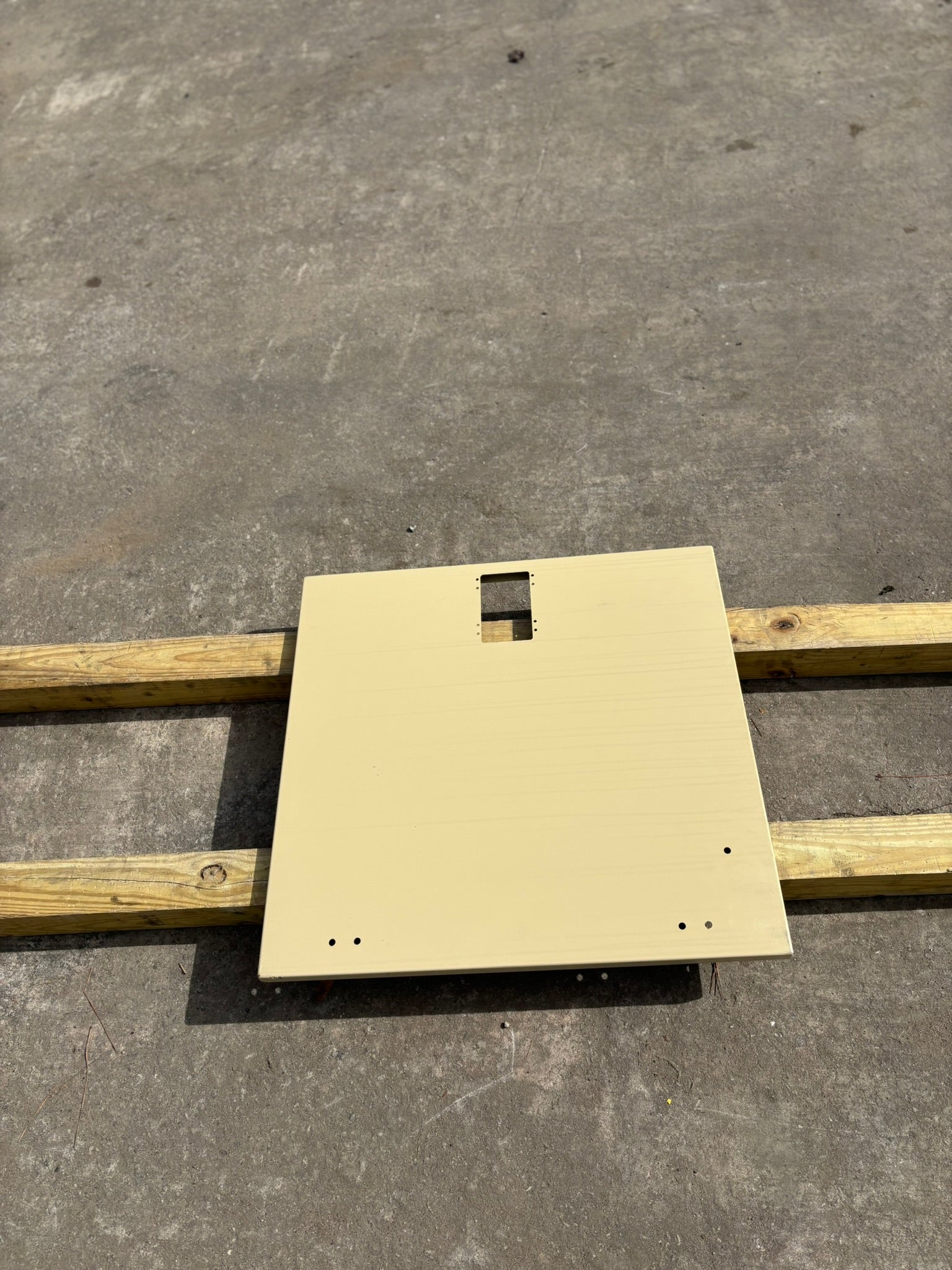 Bobcat/Doosan 22123384GA PANEL FRONT AND REAR DOOR
