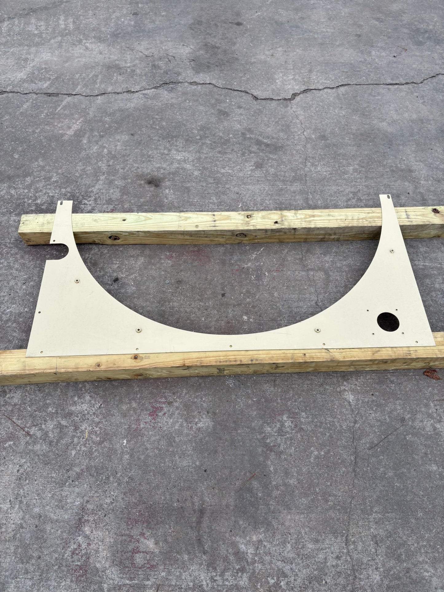 Bobcat/Doosan 22377725 PLATE ORIFICE CURB SIDE