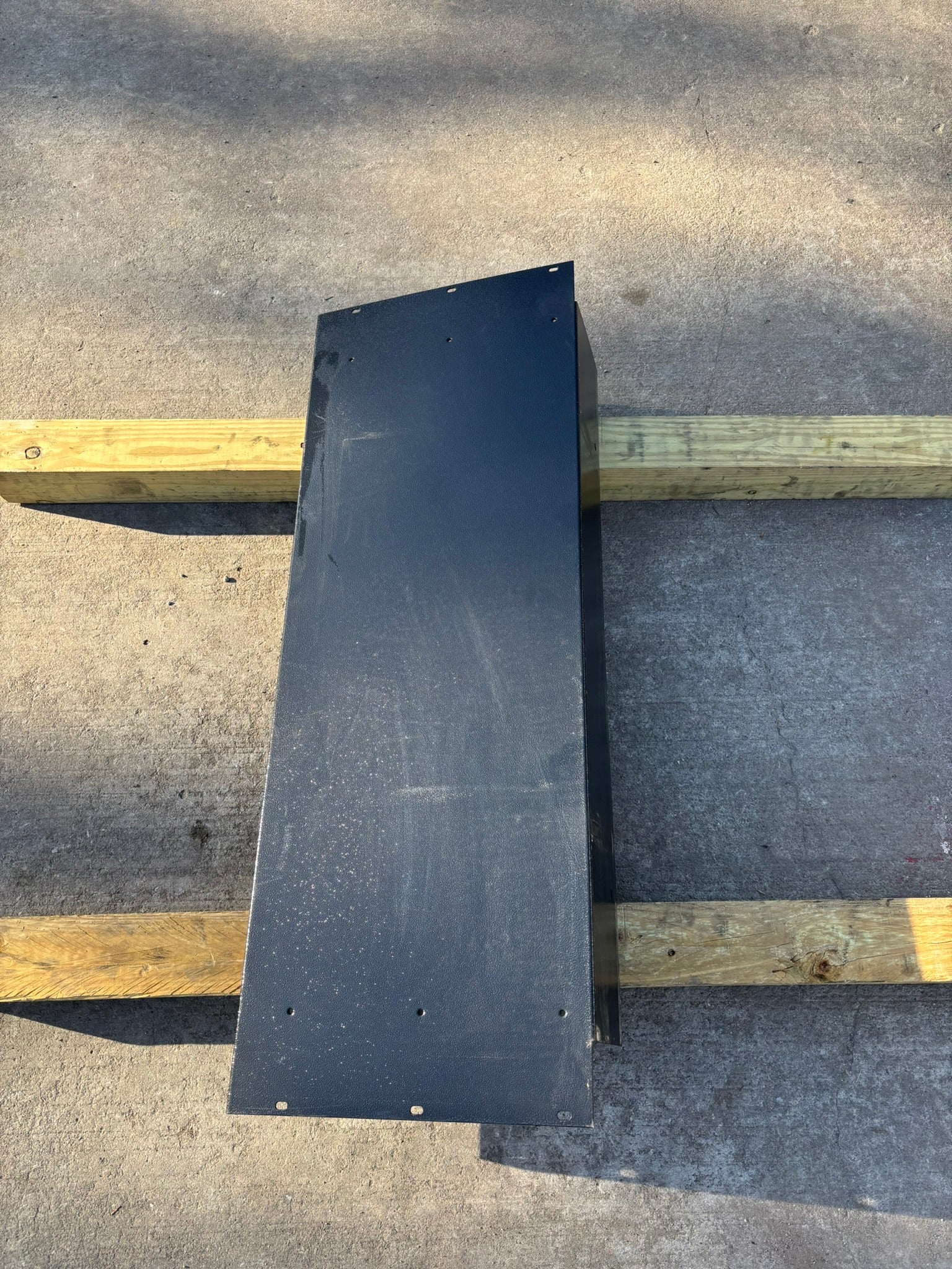 Bobcat/Doosan 22895411GB PANEL POWER PEDESTAL TOP COVER