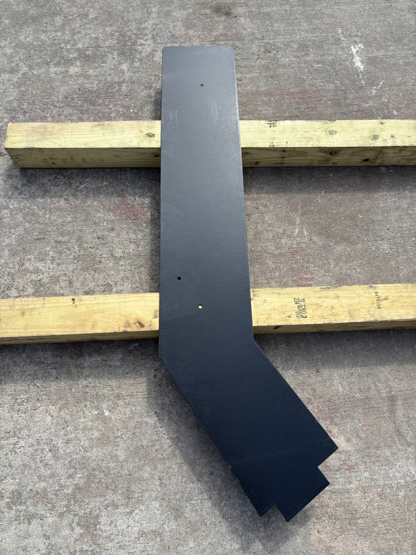 Bobcat/Doosan 22988992GB PLATE EXHAUST GUARD