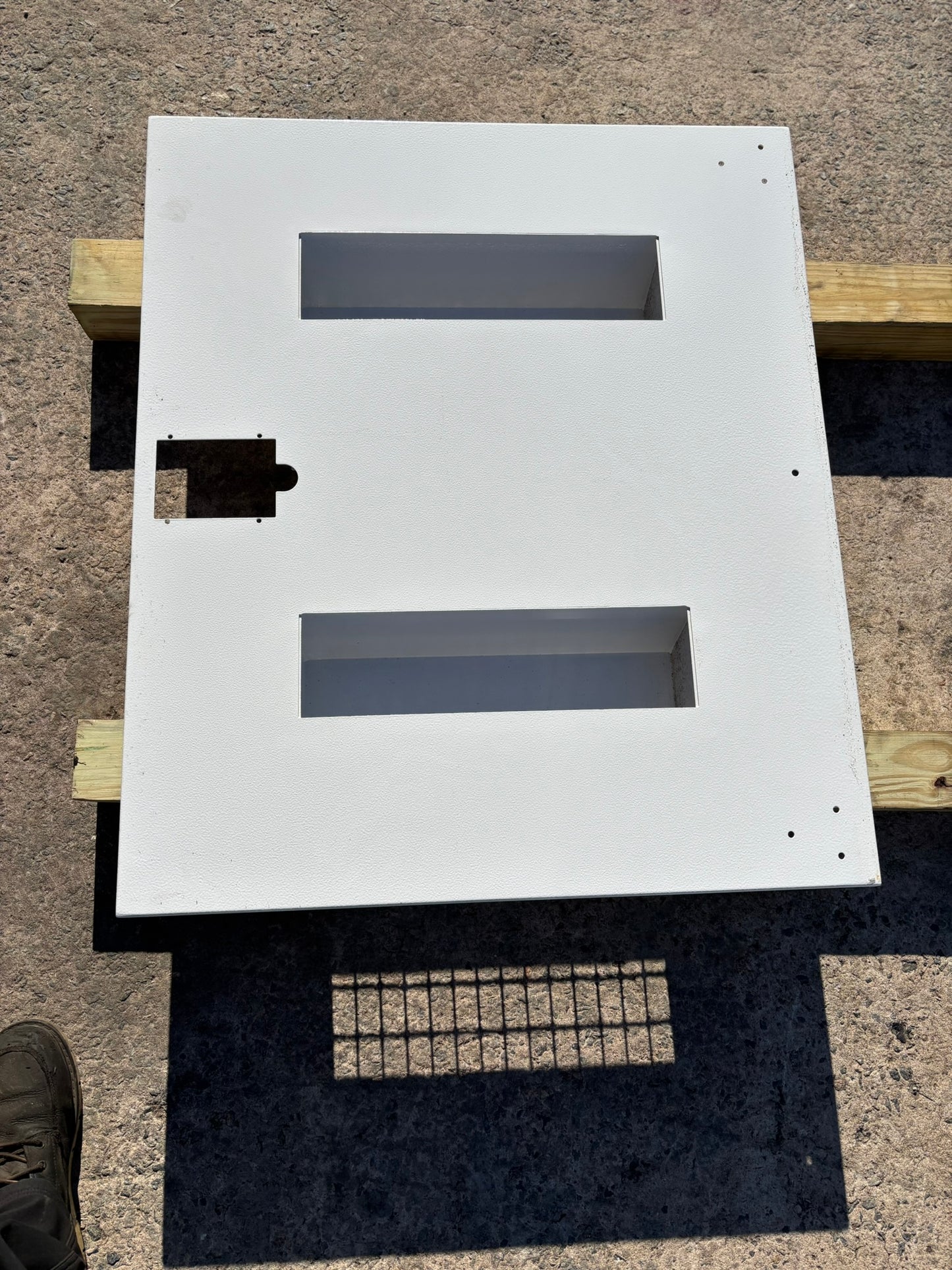 Bobcat/Doosan 46841549GW DOOR VENT